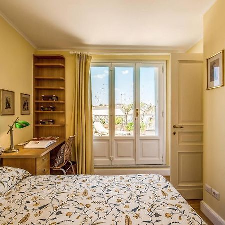 Attic With Terrace Overlooking St Peters Basilica Rom Exterior foto