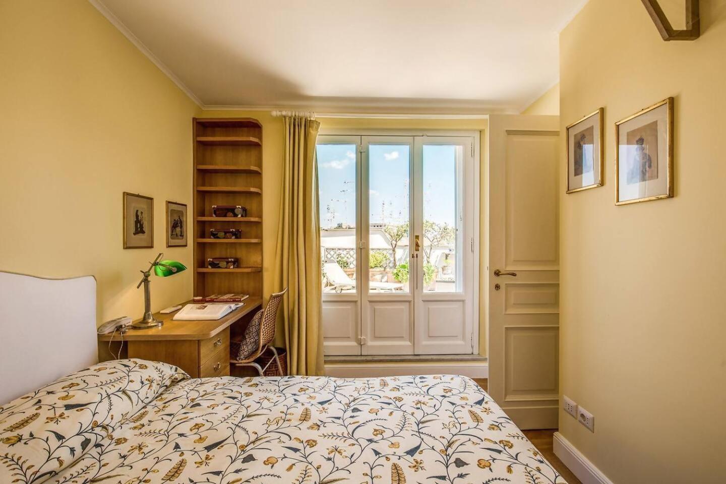 Attic With Terrace Overlooking St Peters Basilica Rom Exterior foto