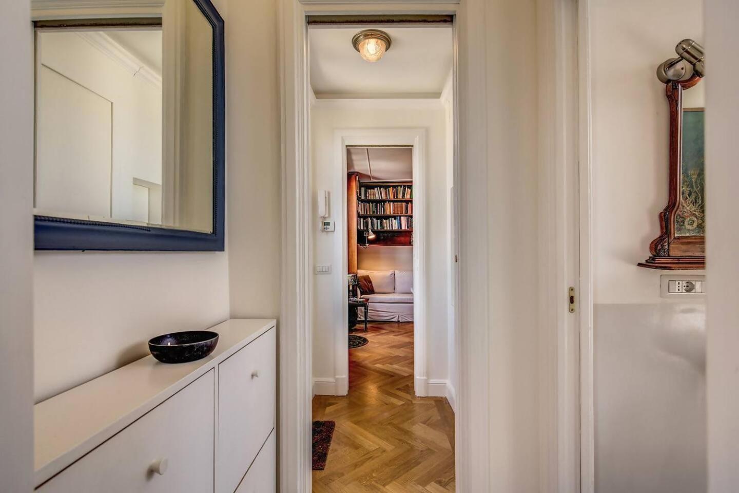 Attic With Terrace Overlooking St Peters Basilica Rom Exterior foto