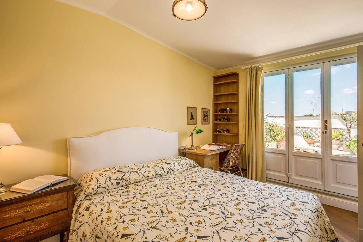 Attic With Terrace Overlooking St Peters Basilica Rom Exterior foto